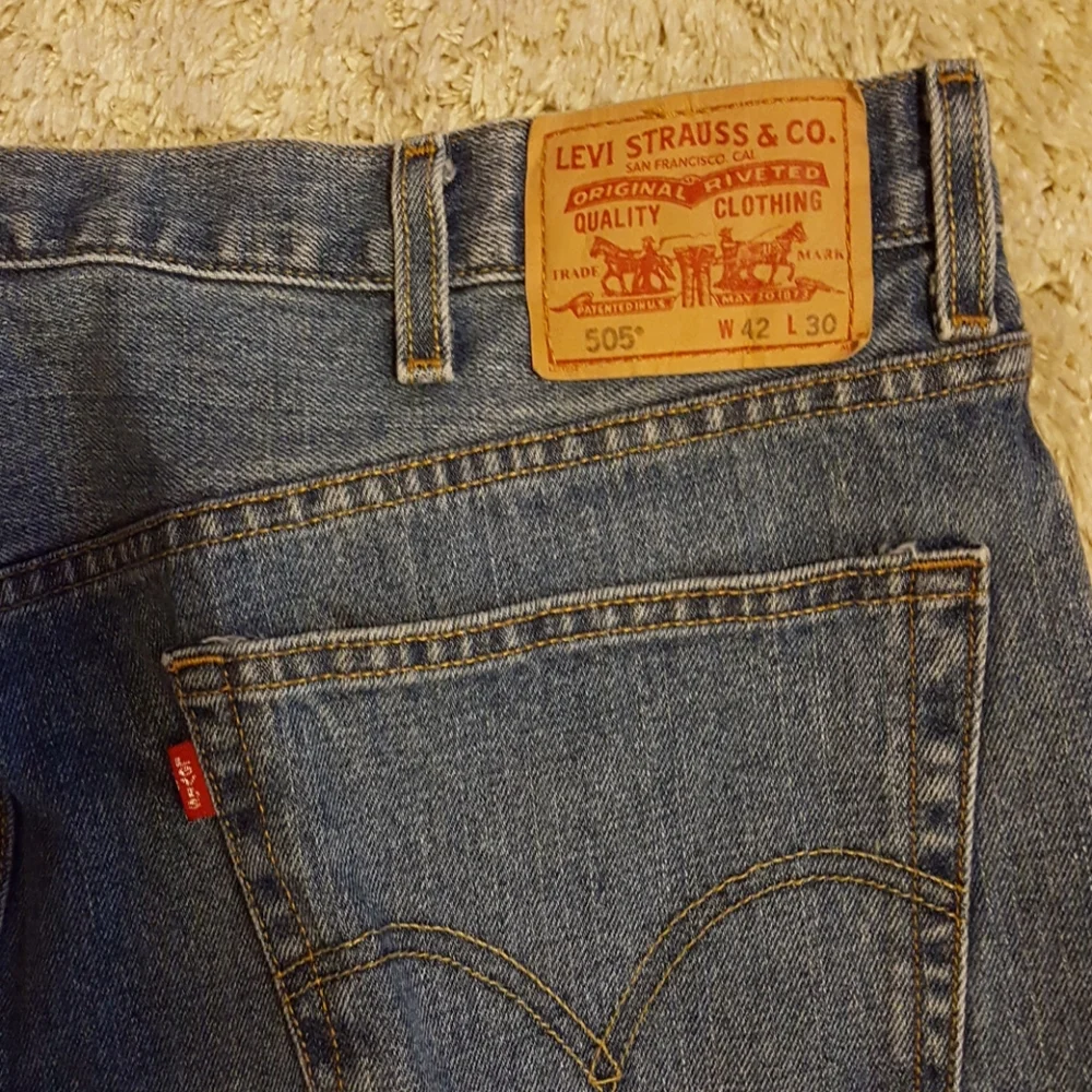 Levis 505 42 X 30 medium wash Regular Fit 100% cotton blue denim jeans EUC…